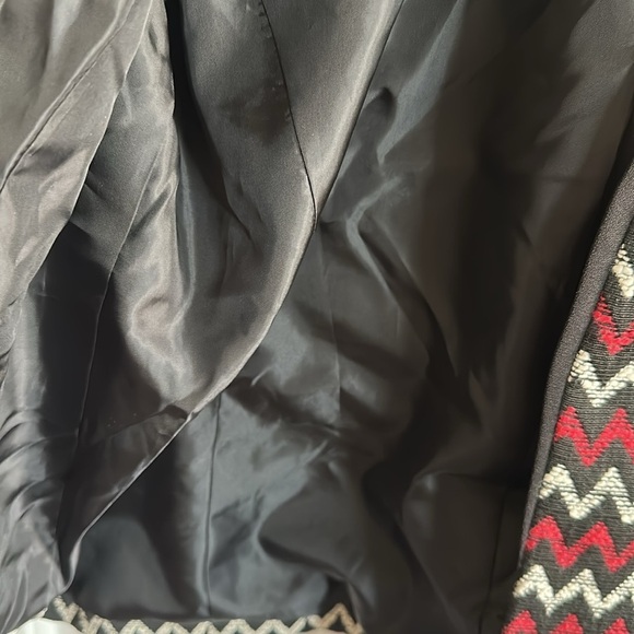 Kasper Red, White & Black Zig-Zag Blazer – Classic & Vibrant - Picture 8 of 10
